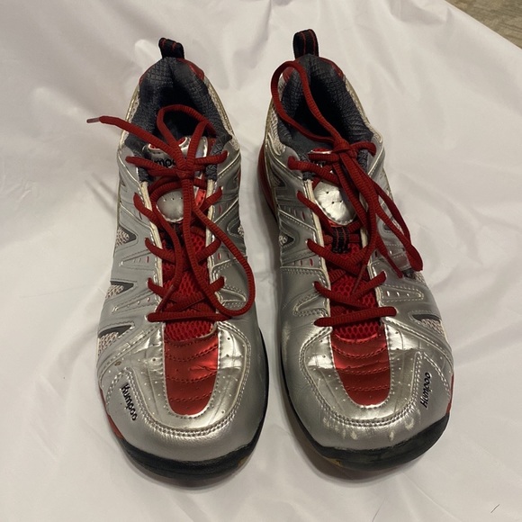Kumpoo metallic silver & red color sneakers size 9 - Picture 1 of 13